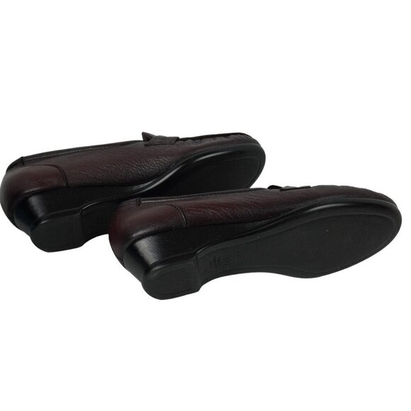 NWB SAS Women's Easier Slip-On Loafer Burgundy Leather Shoes Size 6WW - Picture 7 of 7